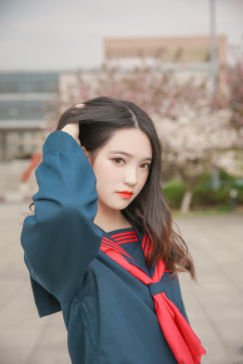 纤纤影院在线观看